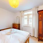 Tranquil 2Bed With Communal Garden Near Train Station