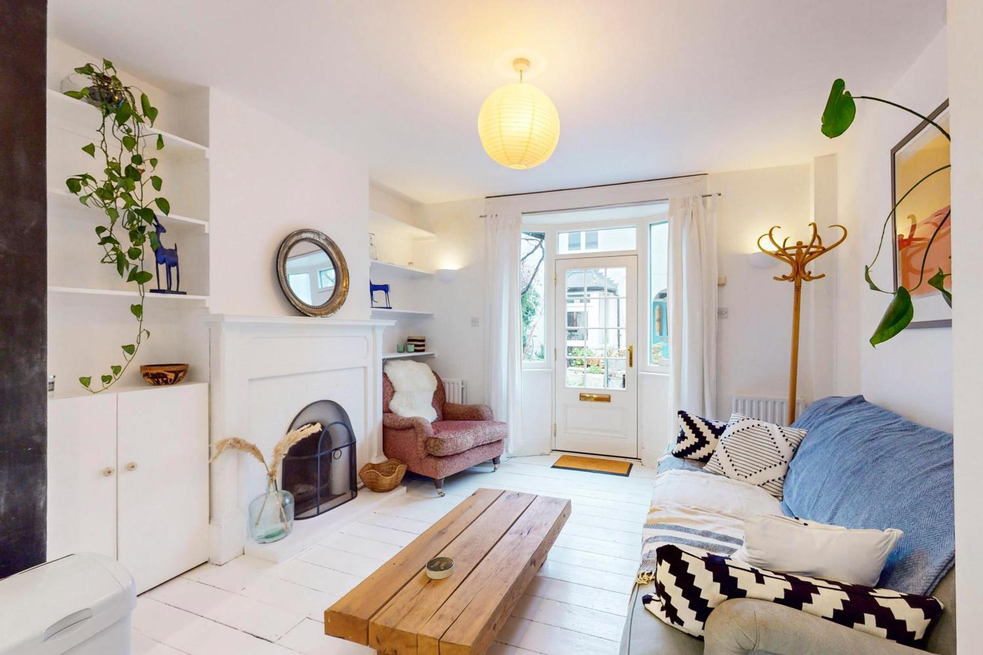 Tranquil 2bed With Communal Garden Near Train Station Londra