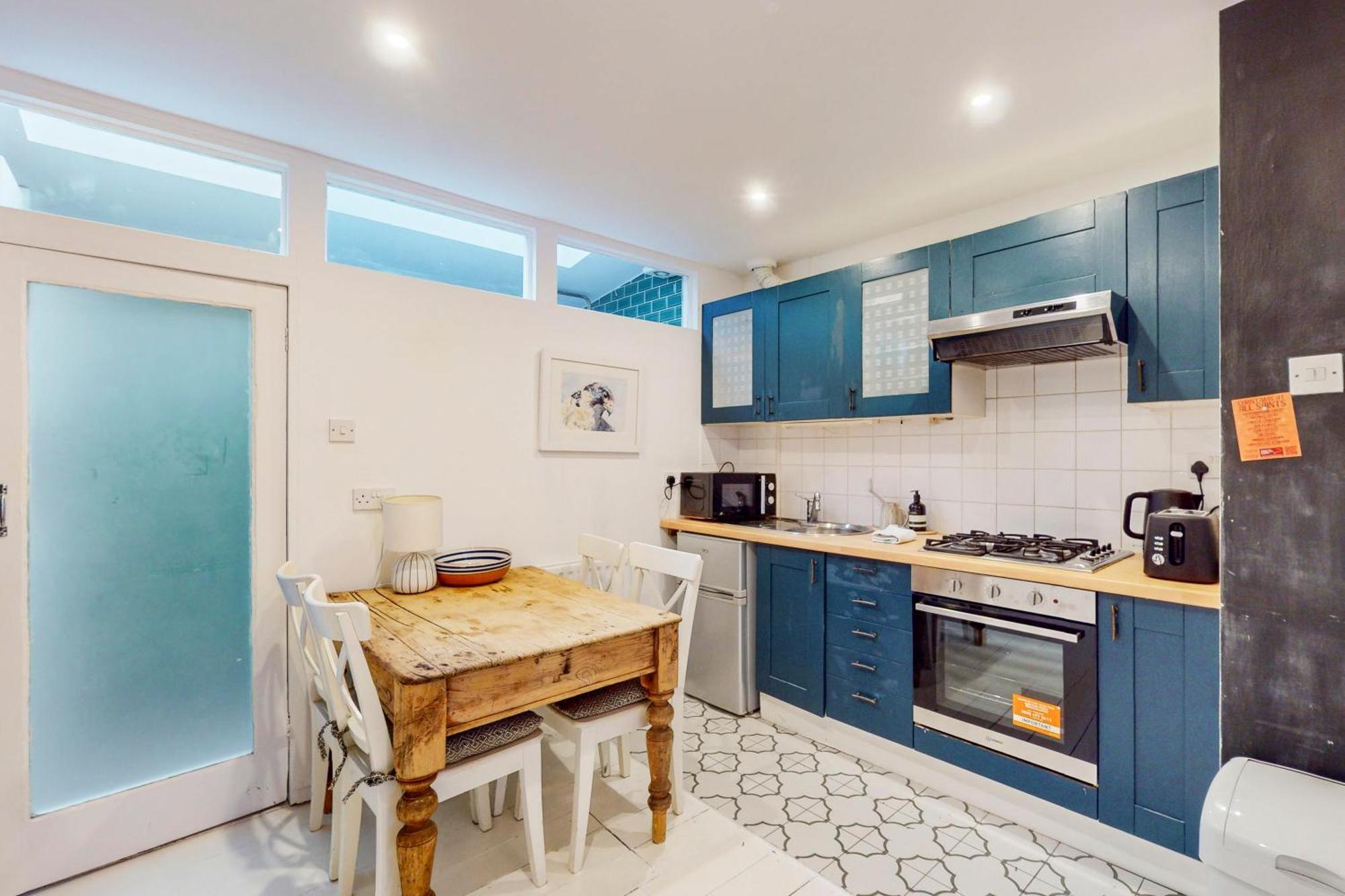 Tranquil 2bed With Communal Garden Near Train Station *