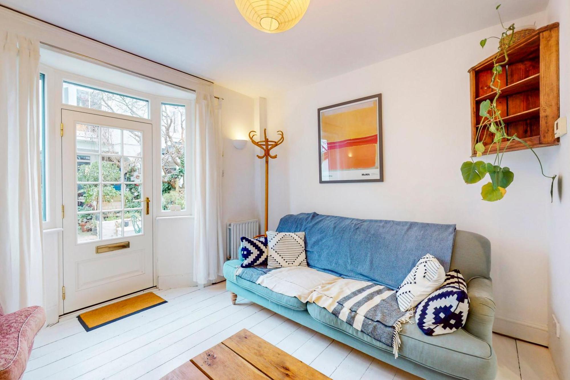 Casa vacanze Tranquil 2bed With Communal Garden Near Train Station Londra